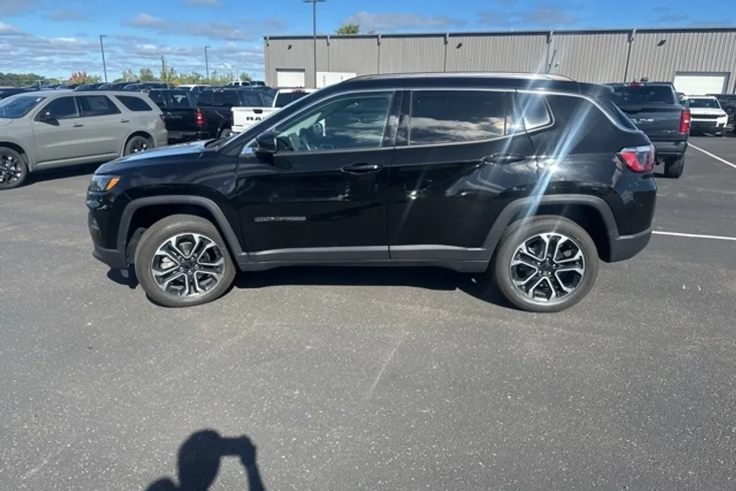 2022 Jeep Compass Limited photo 1