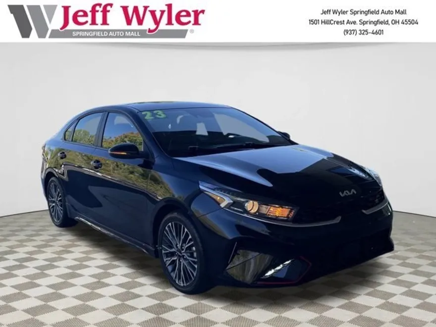 2023 Kia Forte GT-Line photo 1