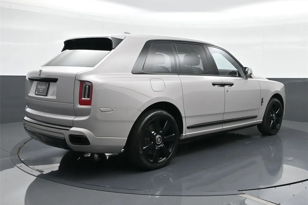 2023 Rolls Royce Cullinan RR31 photo 1