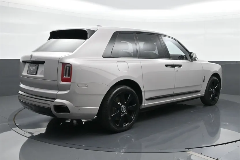 2023 Rolls Royce Cullinan RR31 photo 1