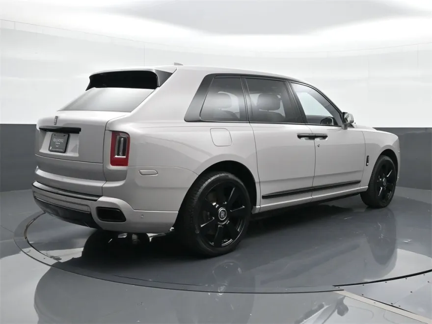 2023 Rolls Royce Cullinan RR31 photo 1