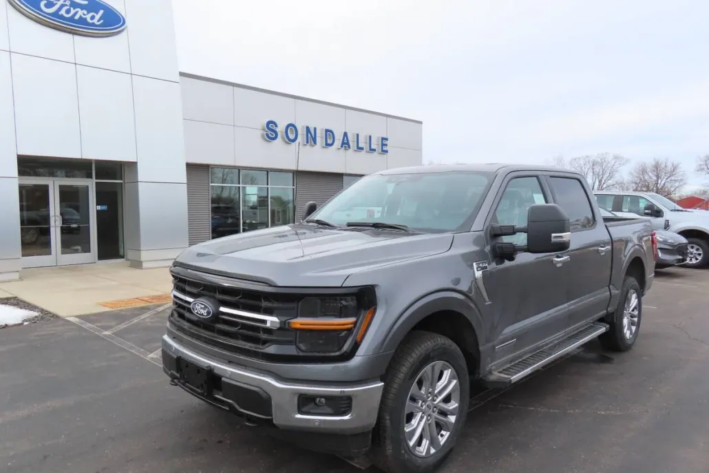 2025 Ford F-150 XLT photo 1