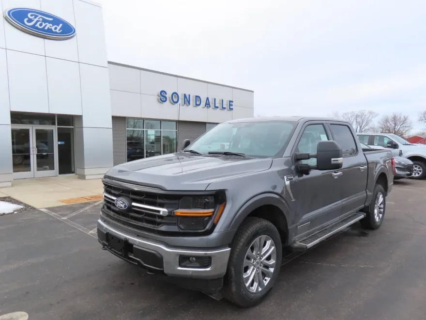 2025 Ford F-150 XLT photo 1