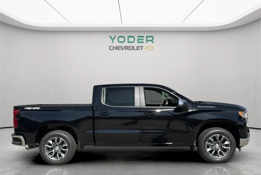 2025 Chevrolet Silverado 1500 LT photo 1
