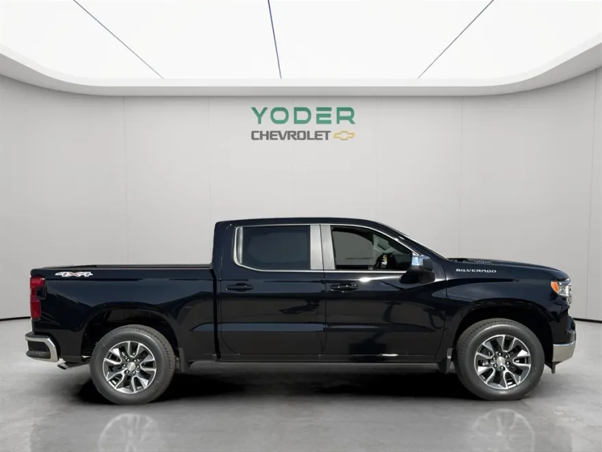 2025 Chevrolet Silverado 1500 LT photo 1