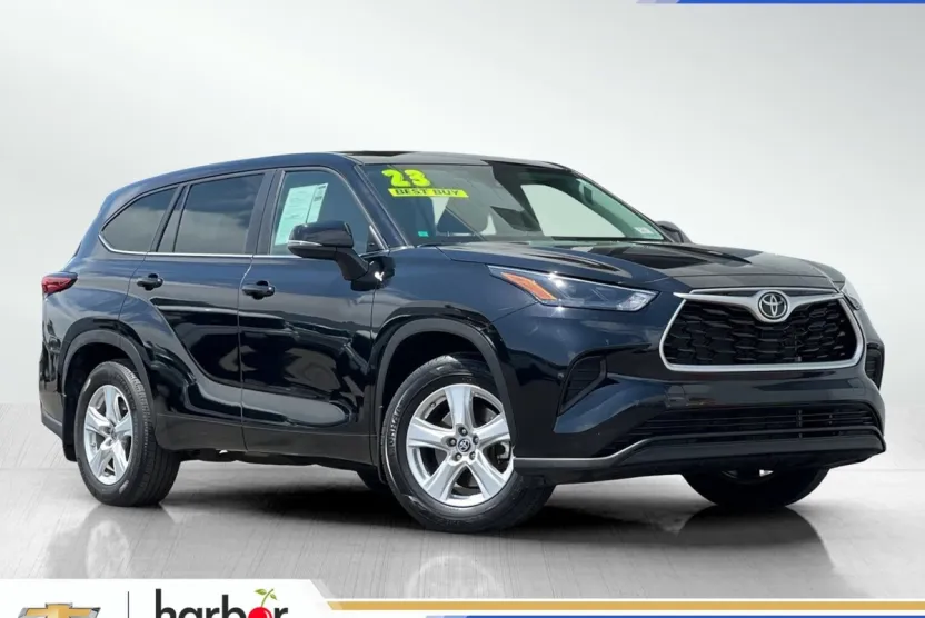 2023 Toyota Highlander L photo 1