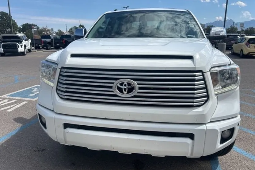 2015 Toyota Tundra Platinum CrewMax photo 1
