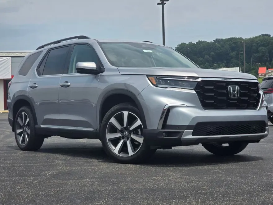 2024 Honda Pilot Touring photo 1