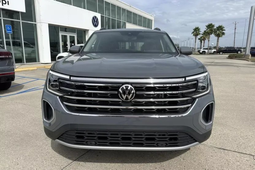 2026 Volkswagen Atlas SE Technology photo 1
