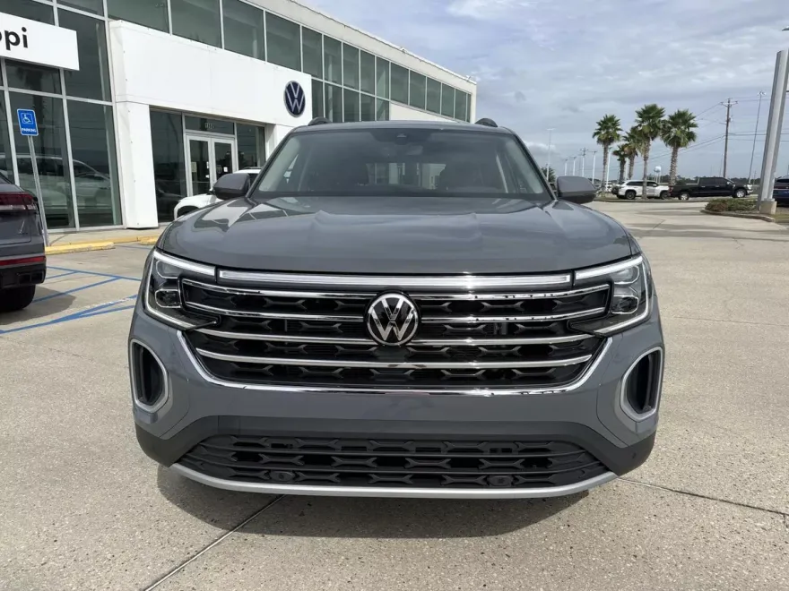 2026 Volkswagen Atlas SE Technology photo 1
