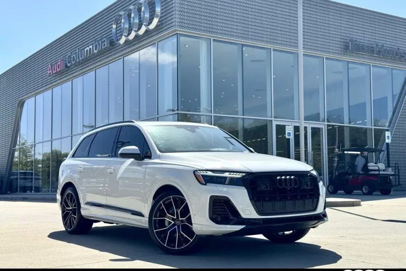 2025 Audi Q7 55 Prestige photo 1