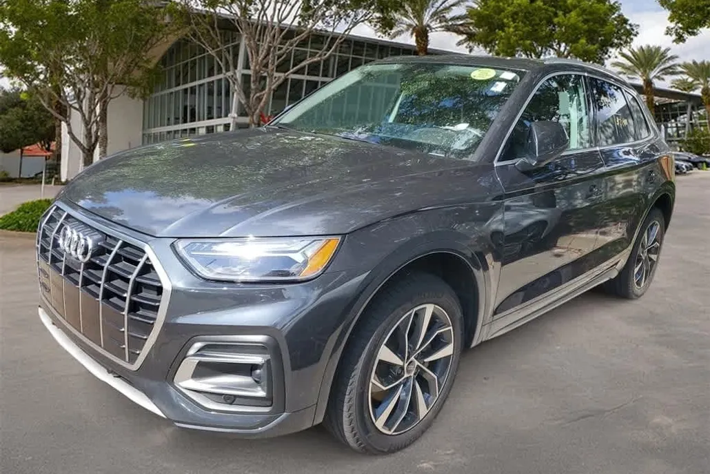 2021 Audi Q5 Premium Plus photo 1