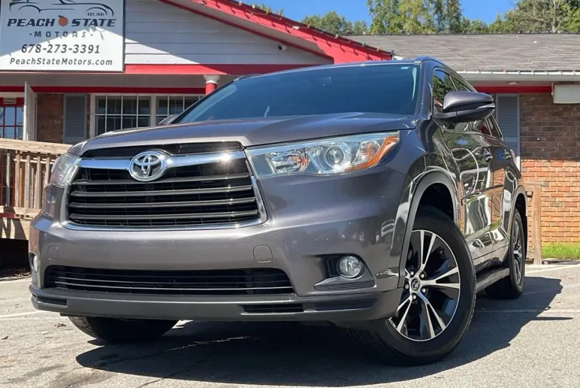 2016 Toyota Highlander XLE photo 1