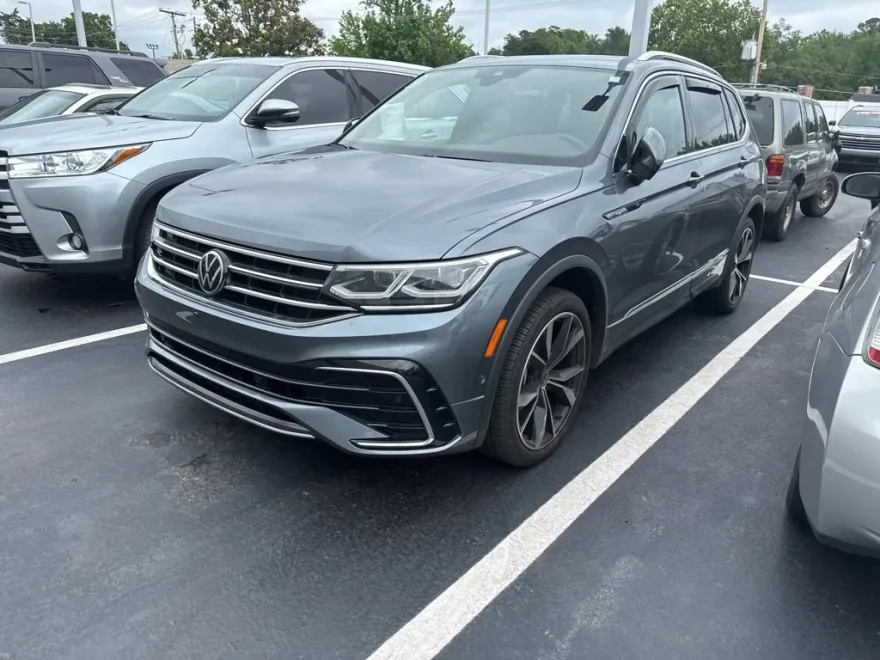 2023 Volkswagen Tiguan SEL R-Line Black photo 1