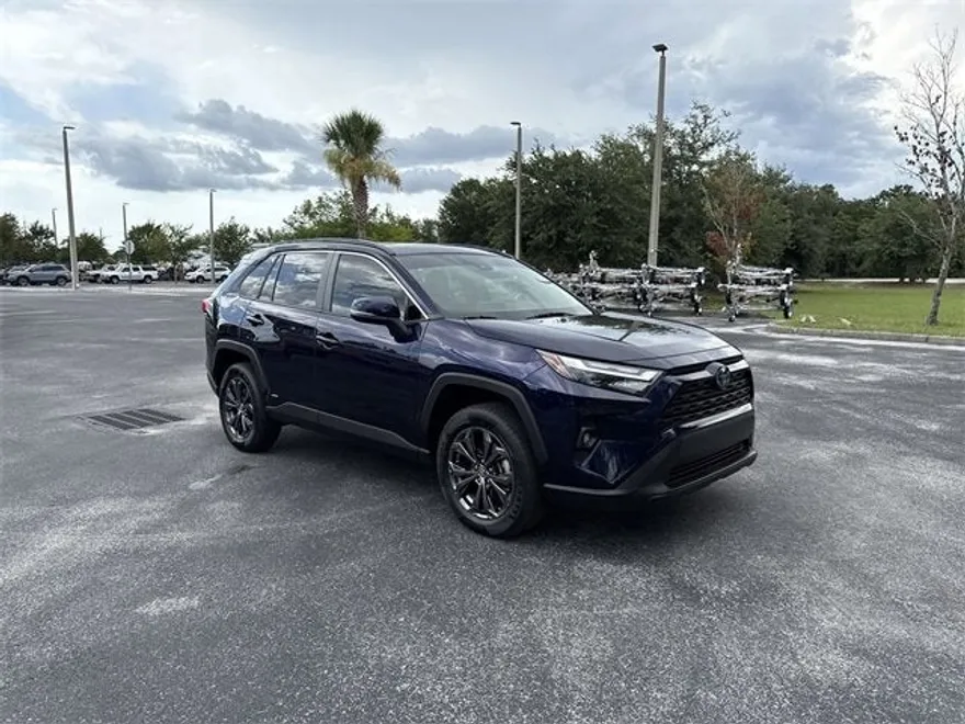 2023 Toyota RAV4 Hybrid XLE Premium photo 1