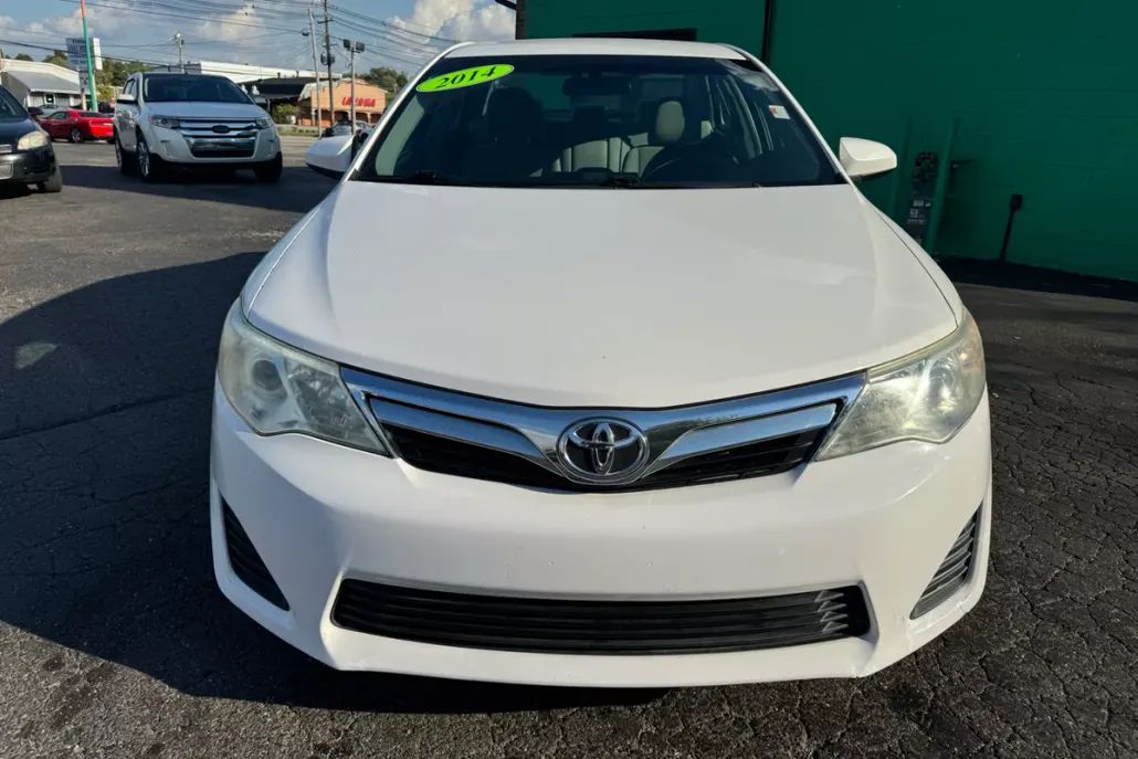2014 Toyota Camry photo 1