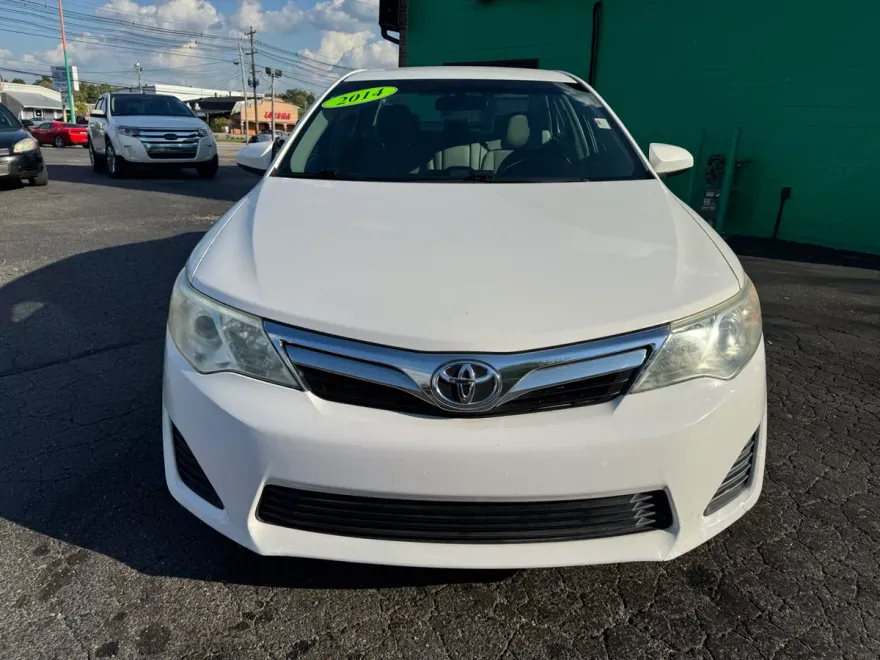 2014 Toyota Camry photo 1