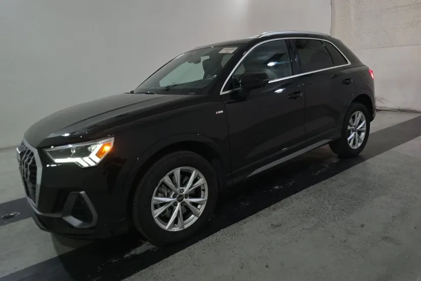 2023 Audi Q3 45 TFSI S line Premium photo 1