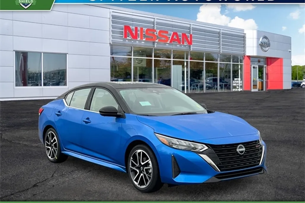 2025 Nissan Sentra SR photo 1