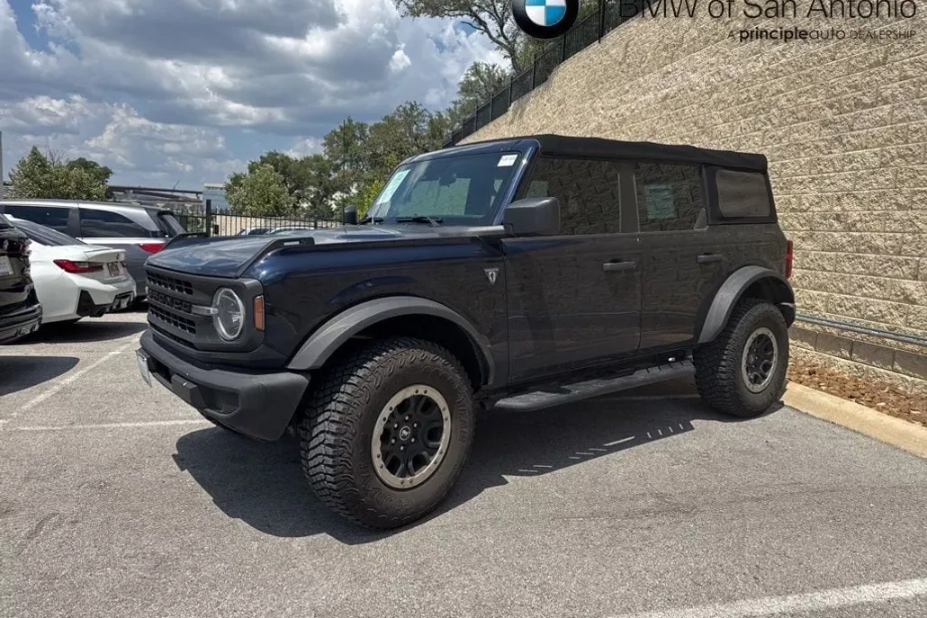 2021 Ford Bronco Base photo 1