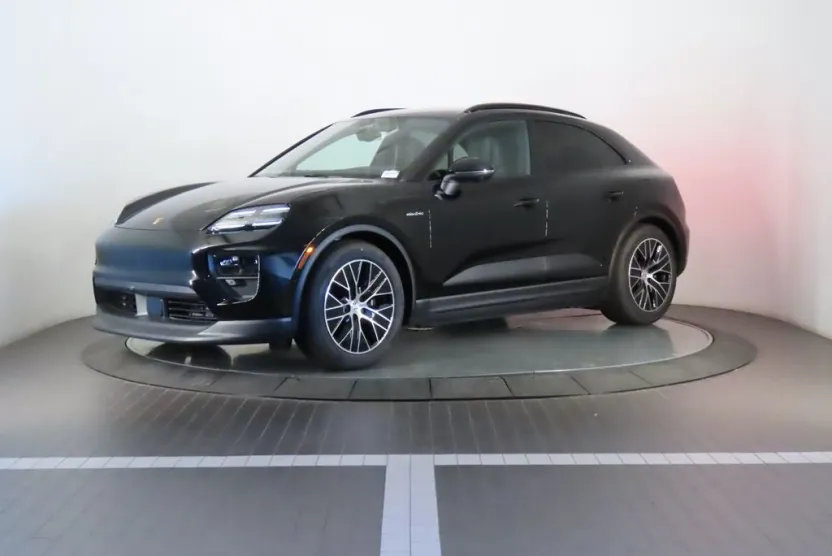2025 Porsche Macan 4 Electric photo 1