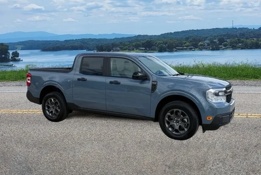 2024 Ford Maverick XLT photo 1
