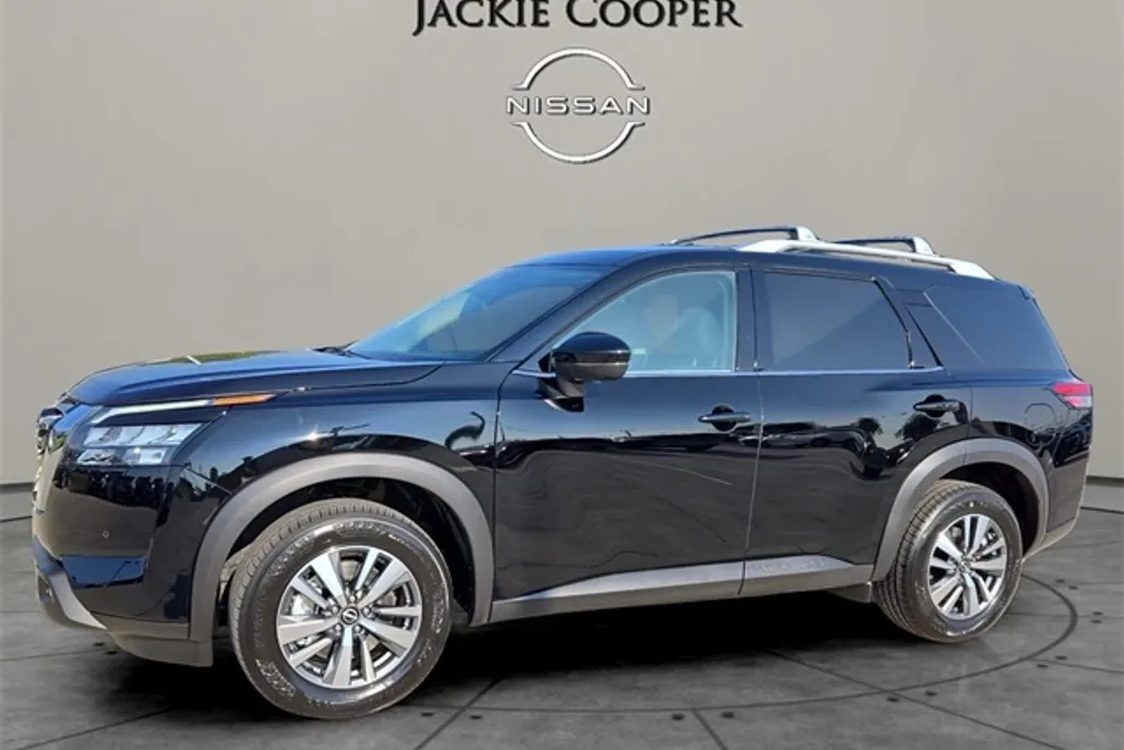2025 Nissan Pathfinder SL photo 1