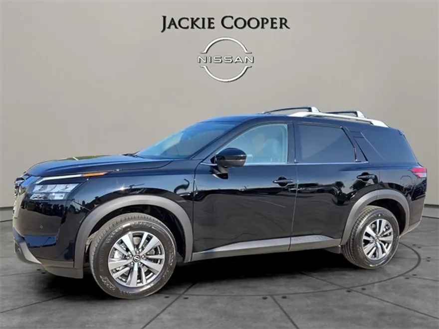 2025 Nissan Pathfinder SL photo 1