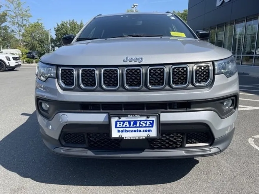 2023 Jeep Compass Latitude photo 1