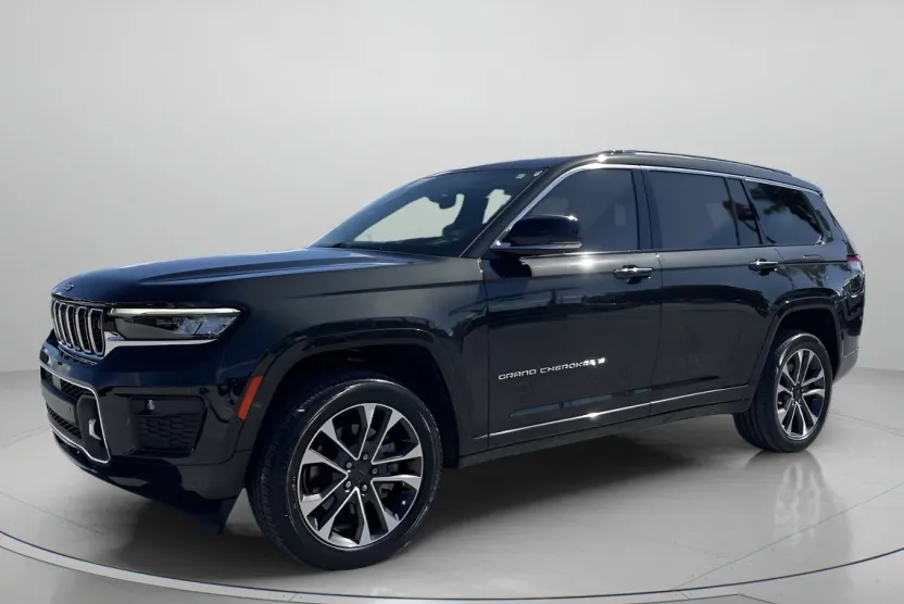2022 Jeep Grand Cherokee Overland photo 1