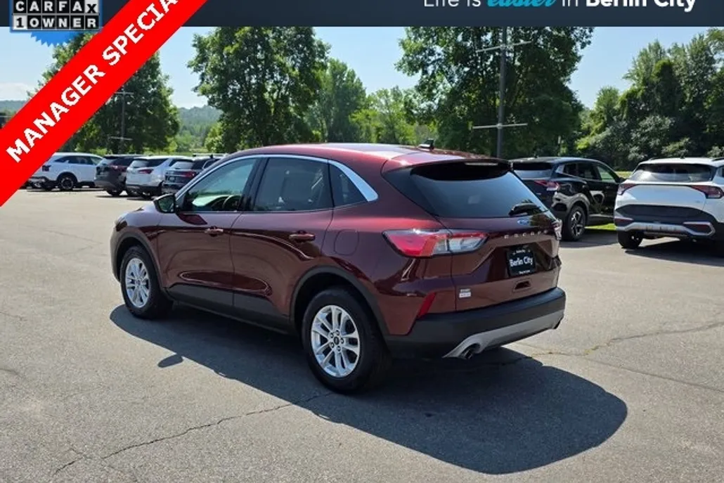 2021 Ford Escape SE photo 1