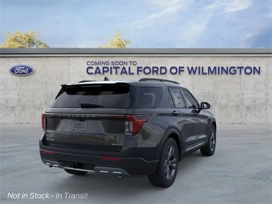 2025 Ford Explorer photo 1