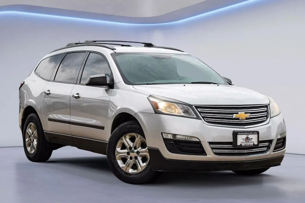 2016 Chevrolet Traverse LS photo 1
