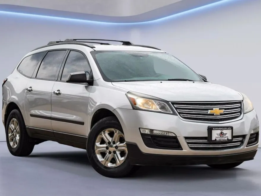 2016 Chevrolet Traverse LS photo 1