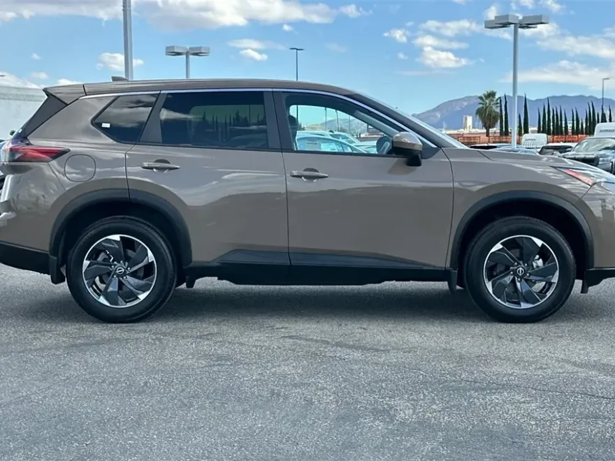 2024 Nissan Rogue SV photo 1