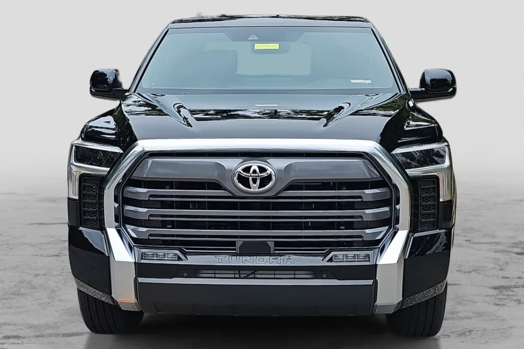2025 Toyota Tundra Limited CrewMax photo 1