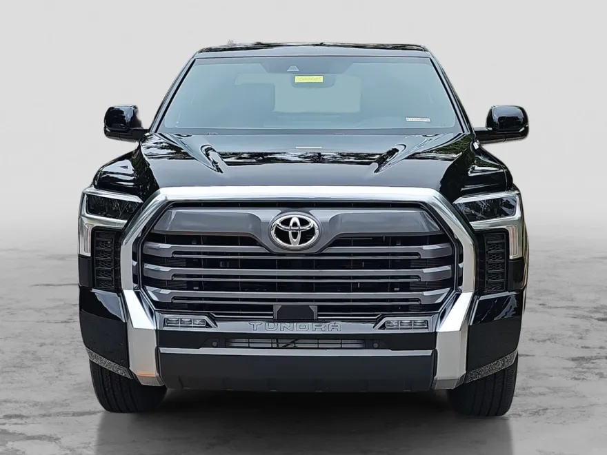 2025 Toyota Tundra Limited CrewMax photo 1