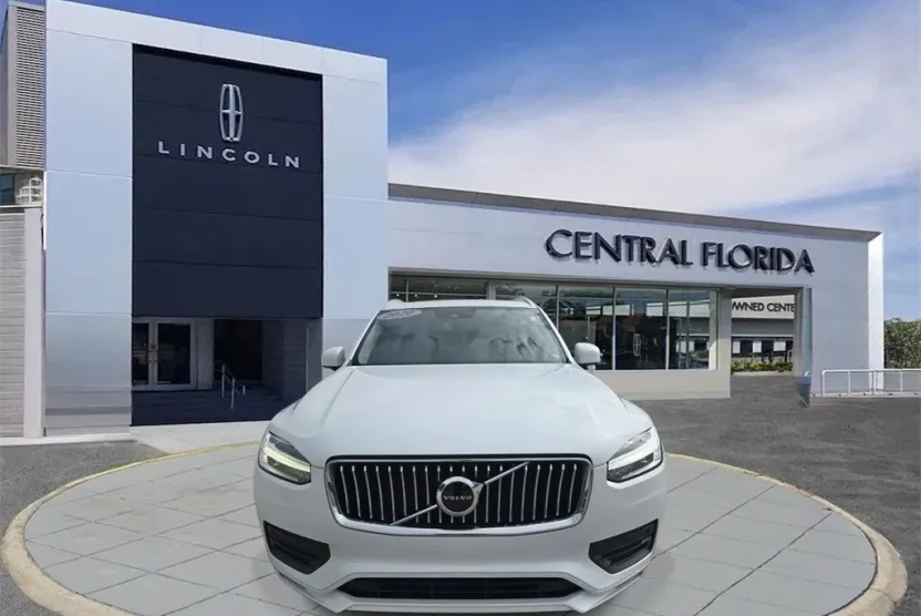 2020 Volvo XC90 T5 Momentum photo 1