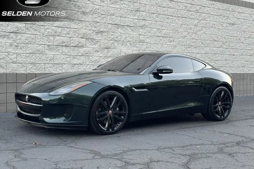 2019 Jaguar F-TYPE P300 photo 1