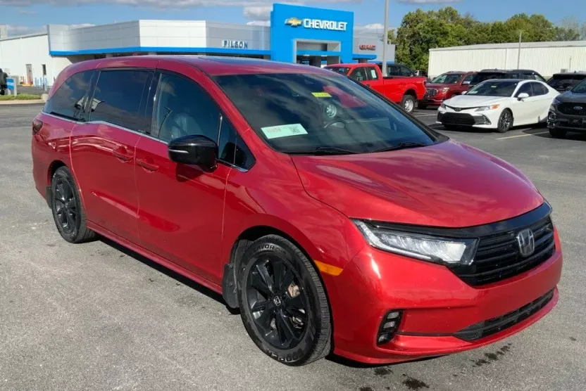 2023 Honda Odyssey Sport photo 1