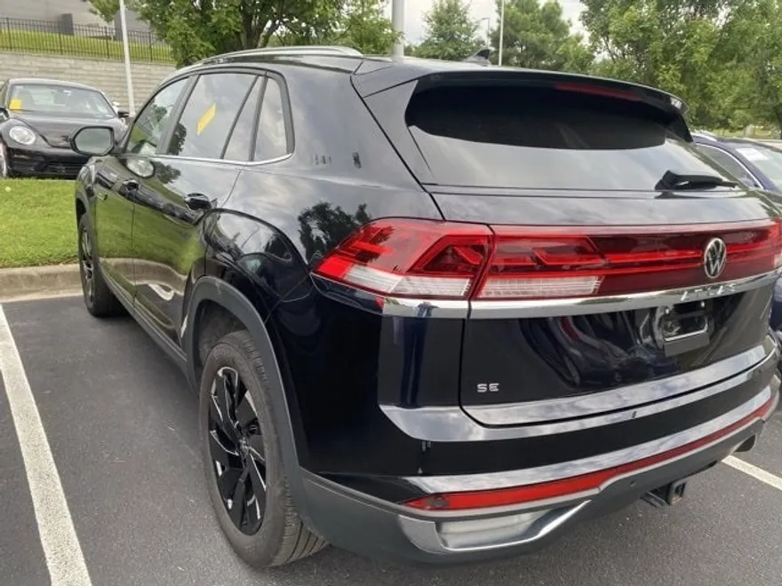 2024 Volkswagen Atlas Cross Sport SE Technology photo 1
