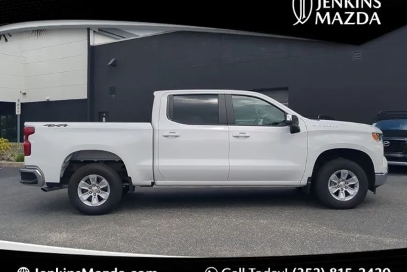 2025 Chevrolet Silverado 1500 LT photo 1