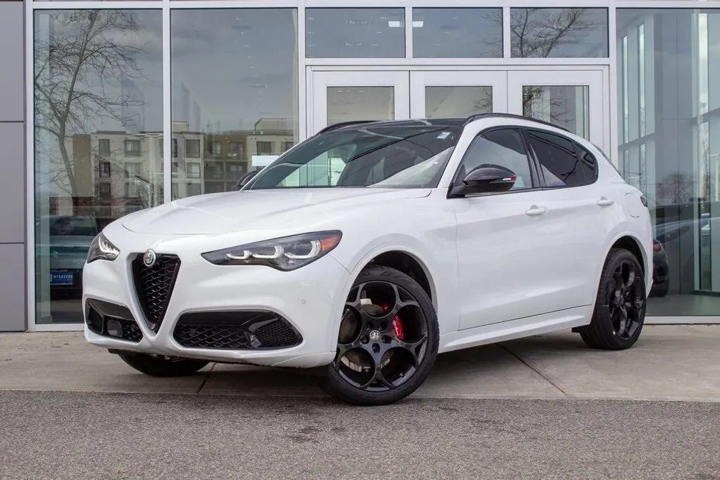 2025 Alfa Romeo Stelvio Tributo Italiano photo 1