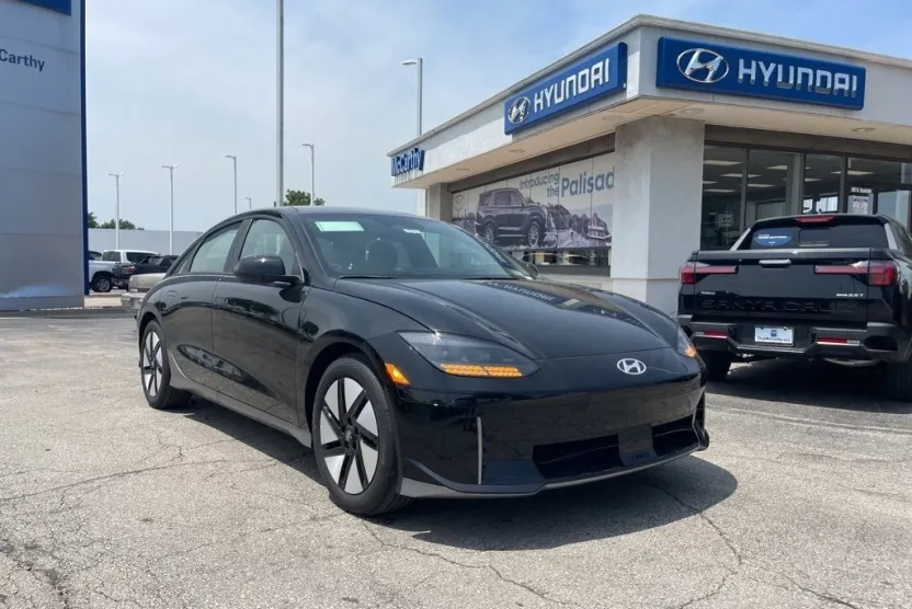 2025 Hyundai Ioniq 6 SE photo 1