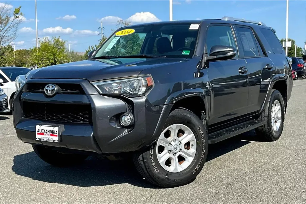 2014 Toyota 4Runner SR5 photo 1