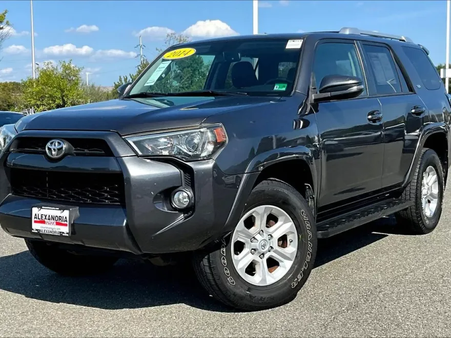 2014 Toyota 4Runner SR5 photo 1