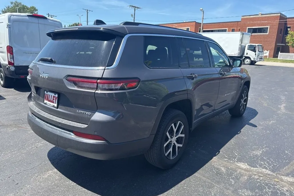 2024 Jeep Grand Cherokee Limited photo 1