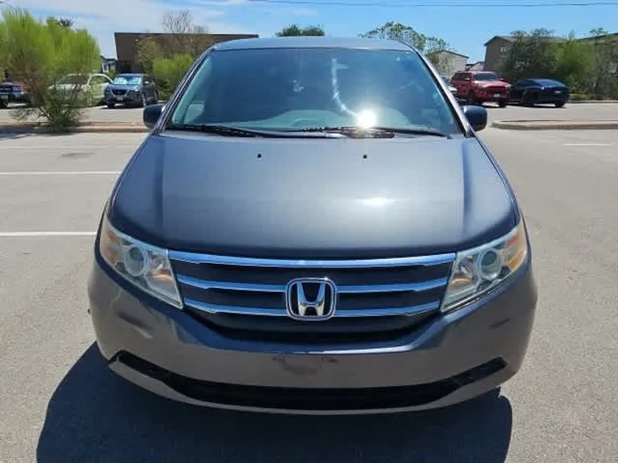 2012 Honda Odyssey LX photo 1