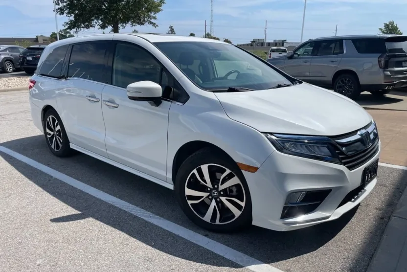 2020 Honda Odyssey Elite photo 1