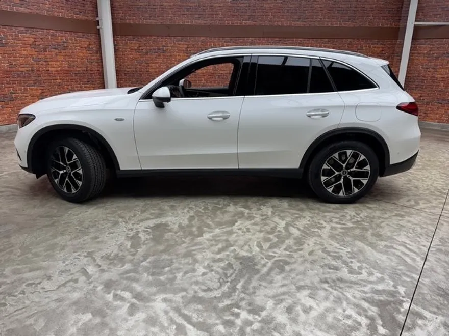 2025 Mercedes Benz GLC 350e 4MATIC photo 1